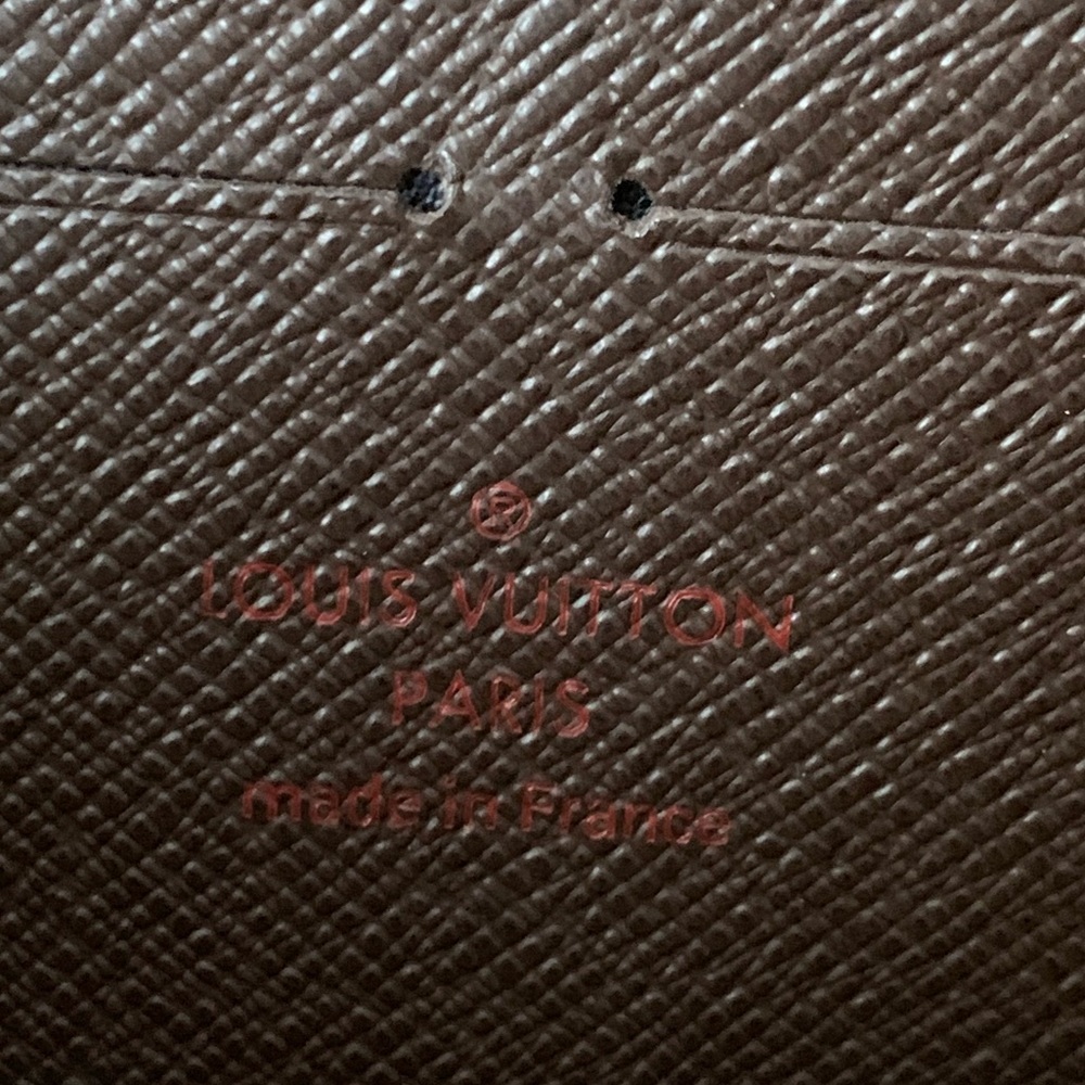 Sold❌LV Damier Ebene Zippy Wallet ✨